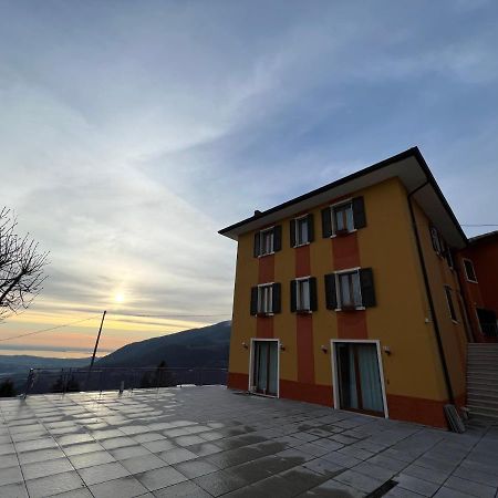 Hotel Belvedere Spiazzi Di Caprino Exterior foto