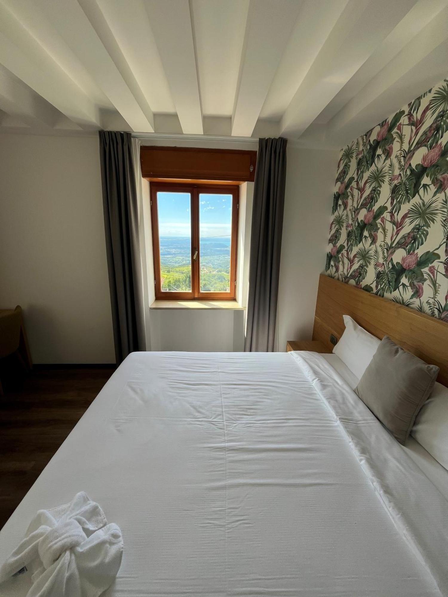 Hotel Belvedere Spiazzi Di Caprino Exterior foto